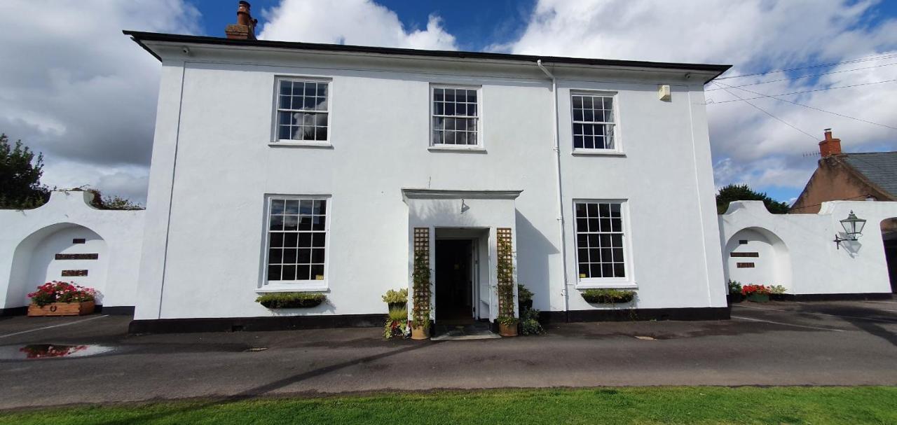 The White House Guest House Williton Exterior photo