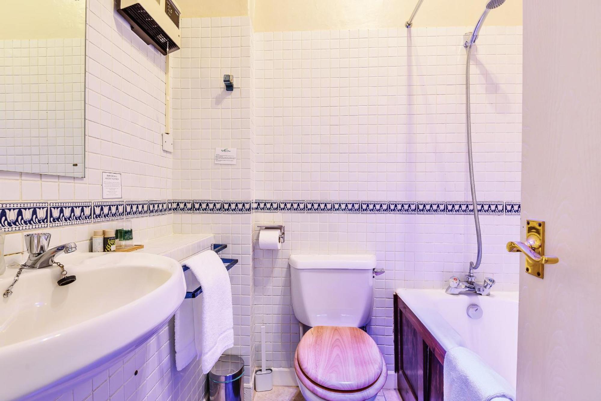 The White House Guest House Williton Room photo